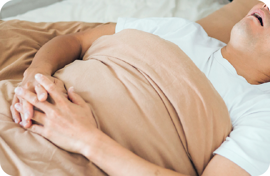 睡眠中に呼吸が繰り返し止まってしまう「睡眠時無呼吸症候群(SAS)」、いびきや起床時の頭痛、日中の眠気やだるさといった症状があります。